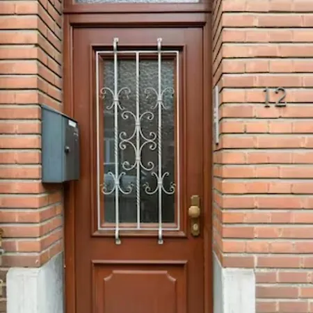 Beautiful, Renovated Fully Self Contained * Brussels