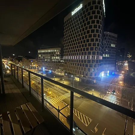 公寓 With Stunning View In Center