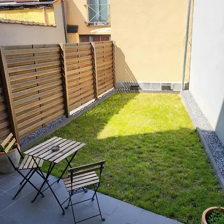 Brussels Bed & Blockchain Private With Shared Bathroom Gasthof Etterbeek