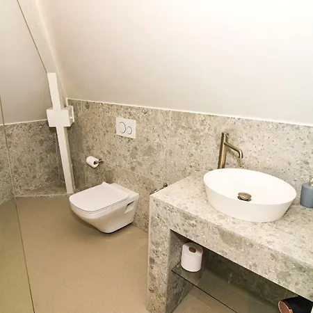 Family Duplex Getaway - Perfectly Positioned For Adventures דירה