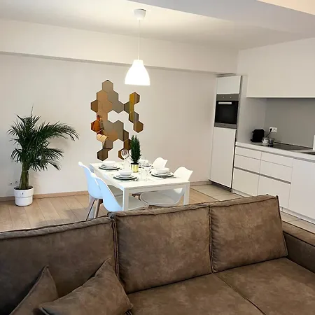 Elegant Flat - Center Of