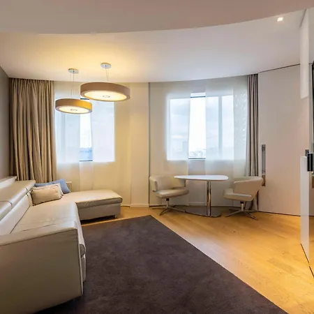 Pullman Centre Midi 4*