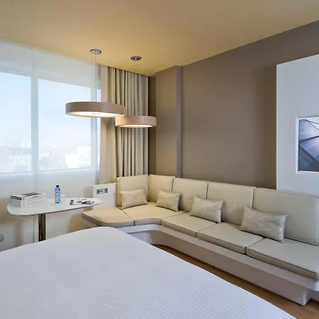 Pullman Centre Midi 4*