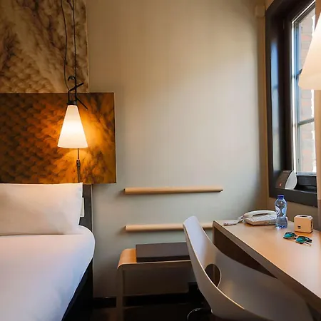 Ibis Off Grand'place 3*