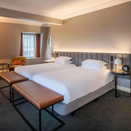 Hilton Grand Place 4*