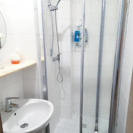 A Private For Backpacker Share Bathroom Appartement Bruxelles