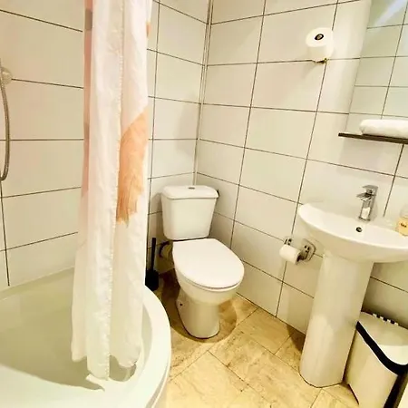 Centerstay Apartment *