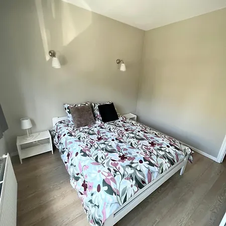 Beautiful One Bedroom Flat Flagey *