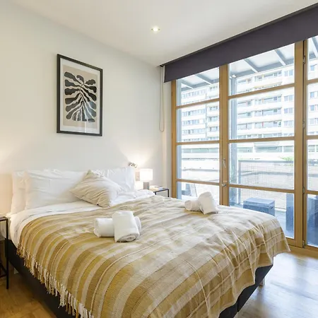 Couronne بروكسل