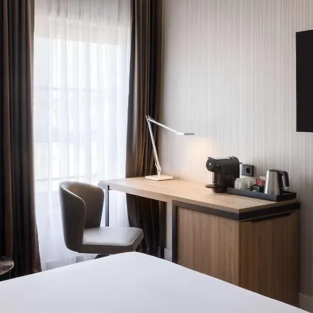 Nh Carrefour De L'europe Hotel