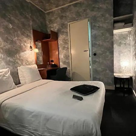 Latroupe Le Berger Hotel 3*