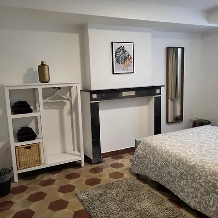Brussels Bed & Blockchain Private With Shared Bathroom Gasthof