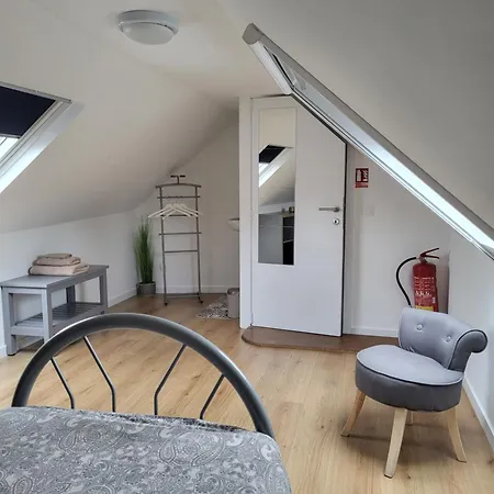 Brussels Bed & Blockchain Private With Shared Bathroom *