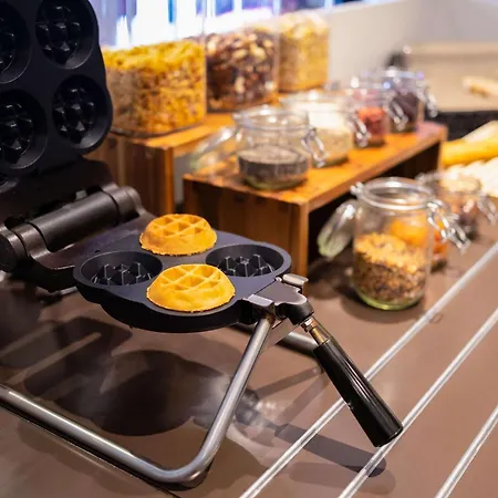 Hotel Ibis Styles Centre Stephanie 3*