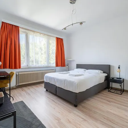 Villa La Louve - Big Place & Garden - Parking Gratuit Brussels