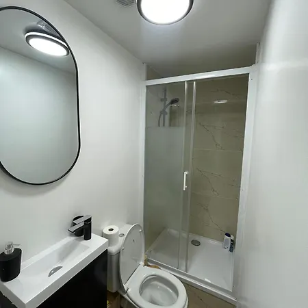 Δωμάτια σε οικογενειακή κατοικία Cantillonn