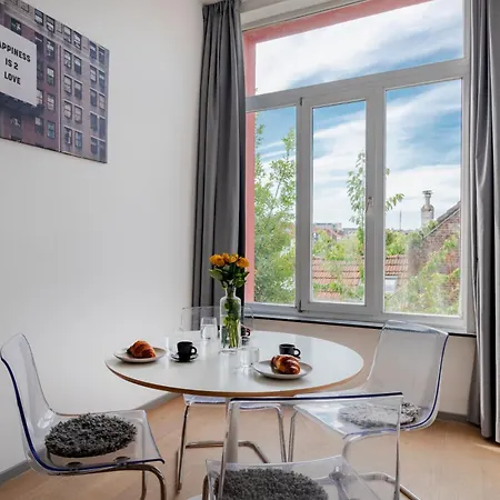 Flagey Elegant Apartamento