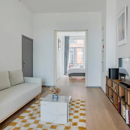 Flagey Elegant Apartamento