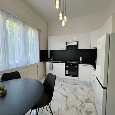 Avec Jardin Et Jacuzzi - Koekelberg Apartamento *