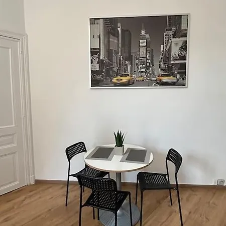 Issa Apartament *