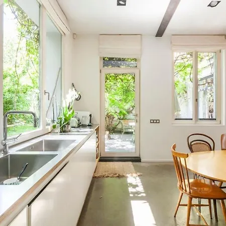 Exceptionnelle Maison Avec Jardin ! 别墅 布鲁塞尔