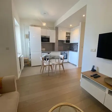 1 Avec Parking Au Coeur De 2d Apartament Bruksela
