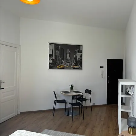 Issa Apartament *