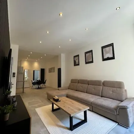 Au Coeur Du Parvis De Saint-gilles