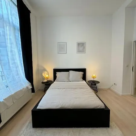 Au Coeur Du Parvis De Saint-gilles * بروكسل