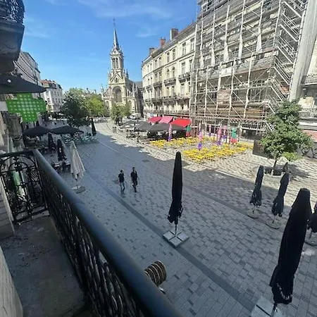 Au Coeur Du Parvis De Saint-gilles