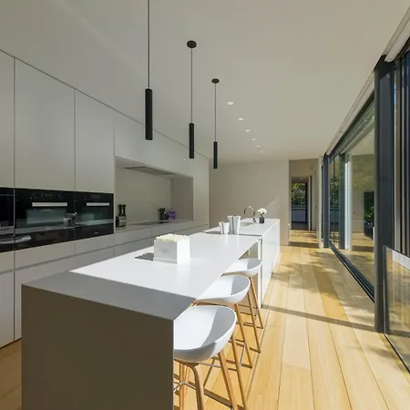 빌라 Luxurious 1000m2 With Garden And Pool *