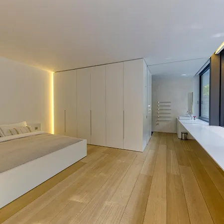 Luxurious 1000m2 With Garden And Pool 빌라 *