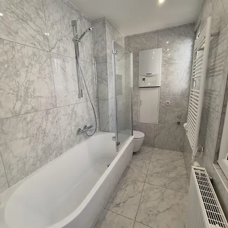 Elegant In Center Of Appartement *