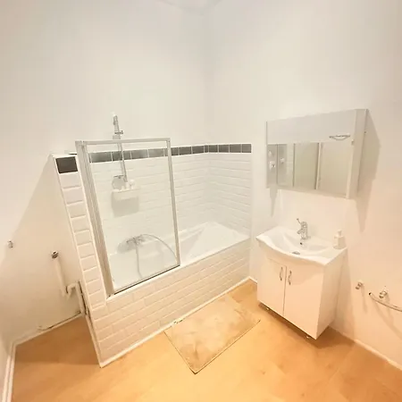 Apartment Spacious Saints Catherine *