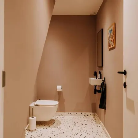 Beautiful 2 Bedroom Duplex In Le Chatelain Apartamento