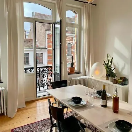 Beautiful 2 Bedroom Duplex In Le Chatelain Apartment