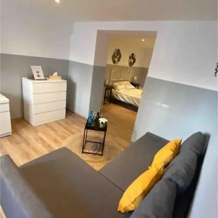 Apartment Superbe Full Equipe Avec Cour Exterieur