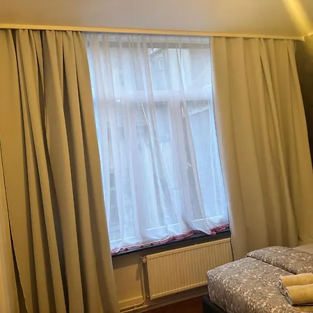 Spacious Saints Catherine Apartment Brussels