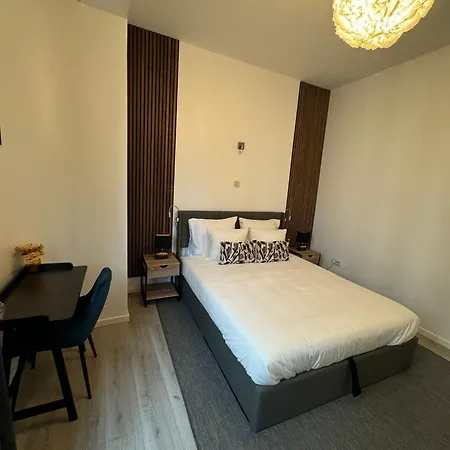 Center Oasis Apartment *