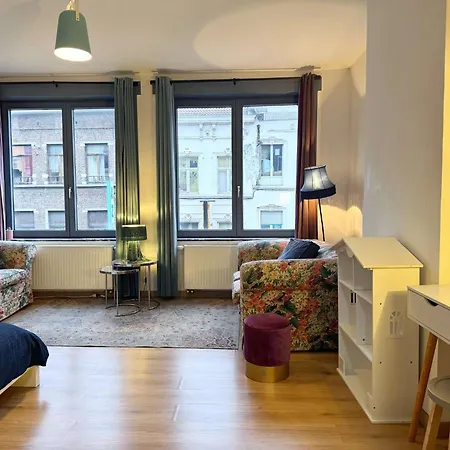 The Bachelor Backpacker Spot