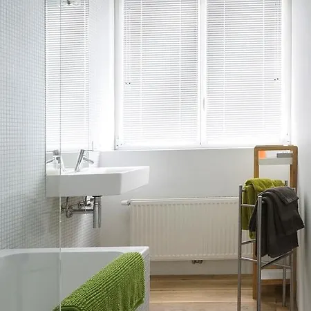 Bed & Breakfast & The 4*
