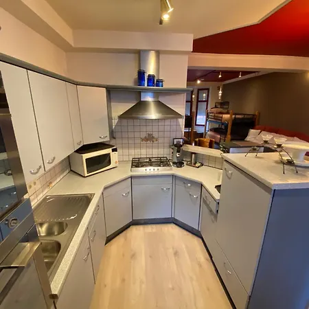 Apartament J And R