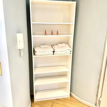Beautiful 2 Bedroom Familiar Luxury Brüssel