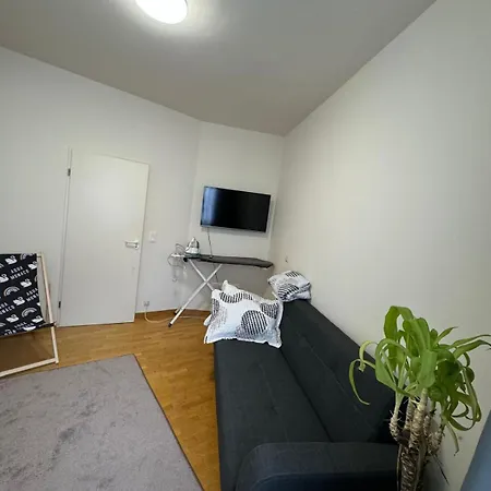 Apartment Apartment *