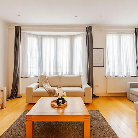 Апартаменты Le Joyau A Etterbeek