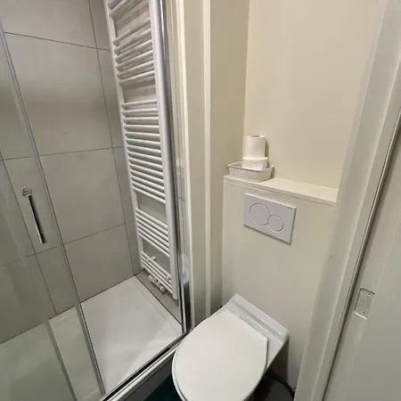 Logement Entier Midi Daire Brüksel