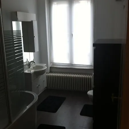 Hotel 18 *