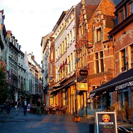 Konukevi Centre Petite Privee Au Sablon ! Brüksel