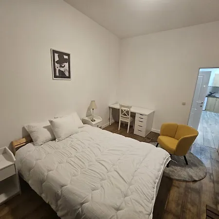 Cosy Near Europeen Union *