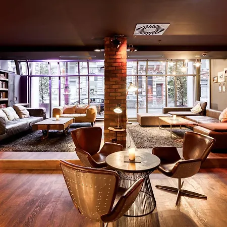 Pentahotel Brussels Centre Hotell 4*